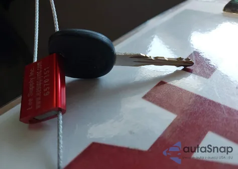 2002 Saturn Vue V6 из США, поврежденный, VIN 5GZCZ63B42S823510